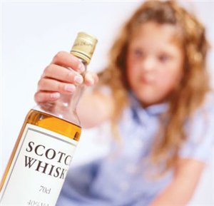 Почему ребёнок выпивает и как с этим бороться?